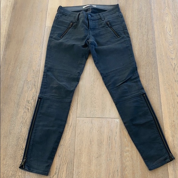 J Brand Low-Rise Skinny Leg Jeans - Picture 2 of 8